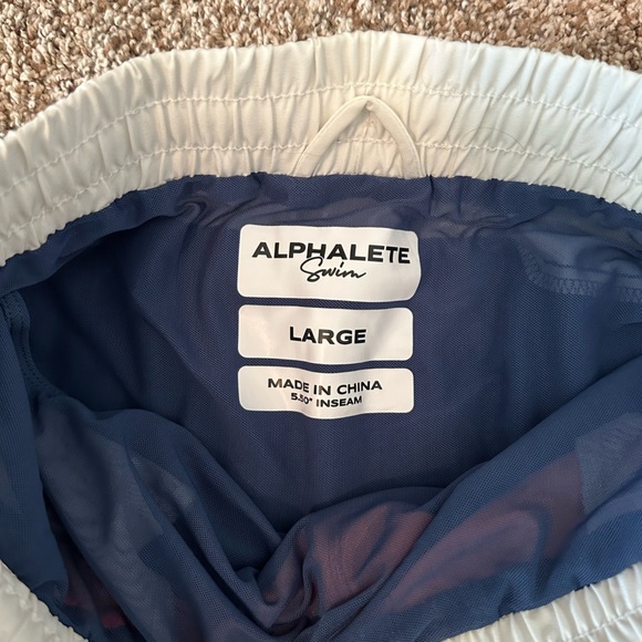 Alphalete Men’s Boardshorts - Picture 3 of 3